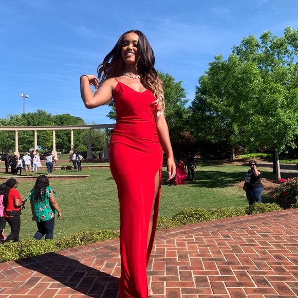 Formal dress - Picture 2 of 4